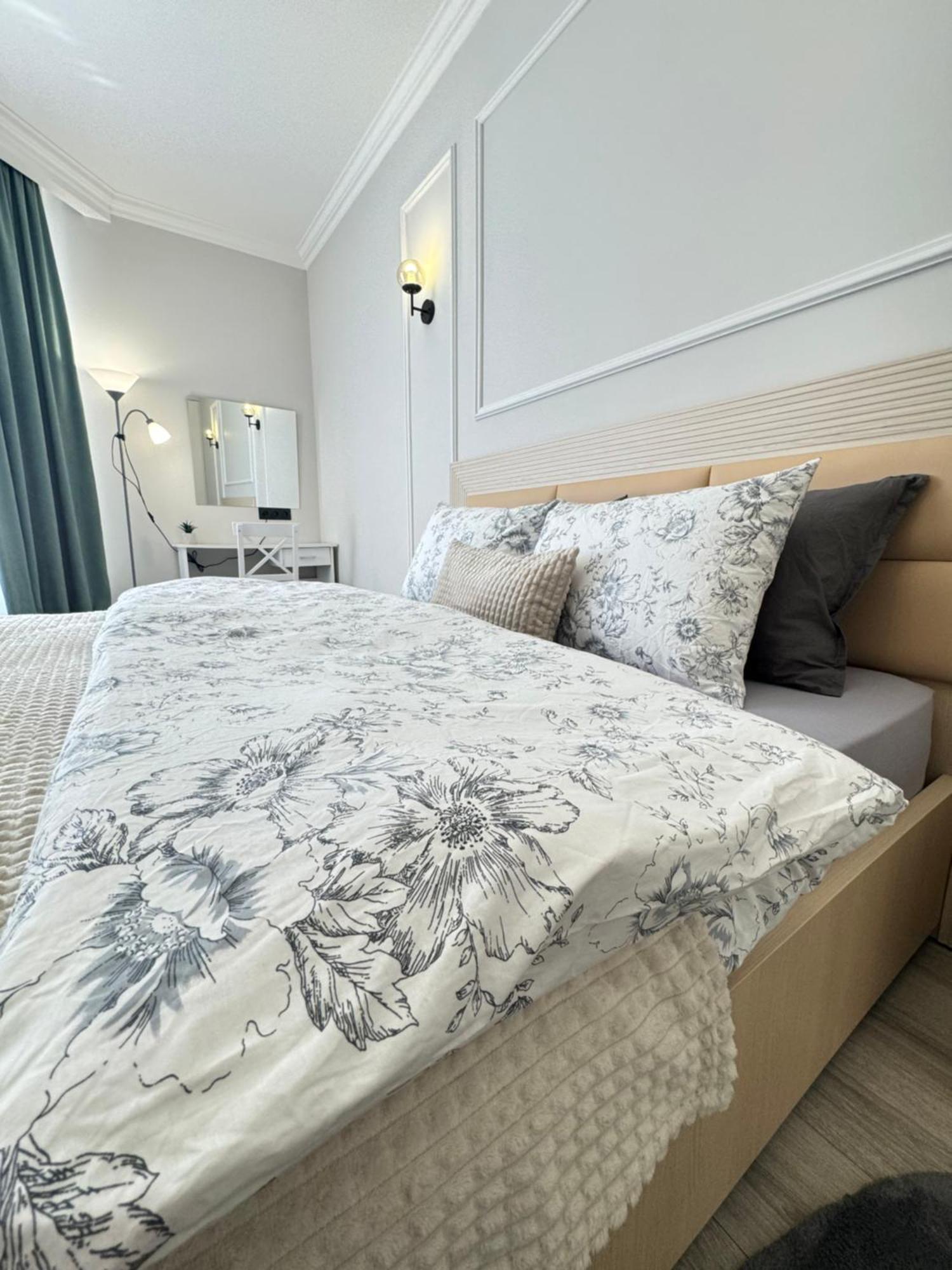 Two Bedroom Apartment In The Center, With Parking, Address Avram Iancu 32 Chisinau Bagian luar foto