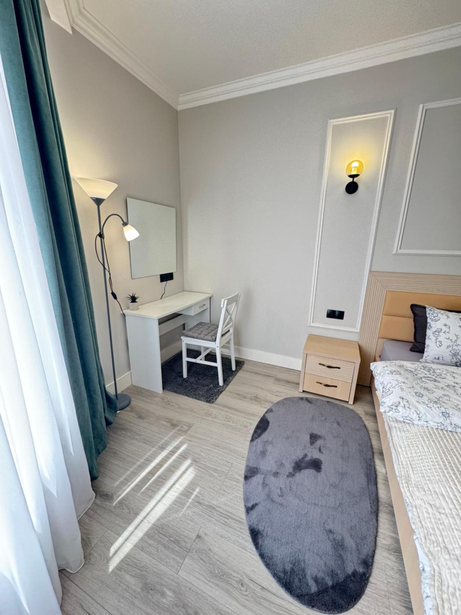 Two Bedroom Apartment In The Center, With Parking, Address Avram Iancu 32 Chisinau Bagian luar foto